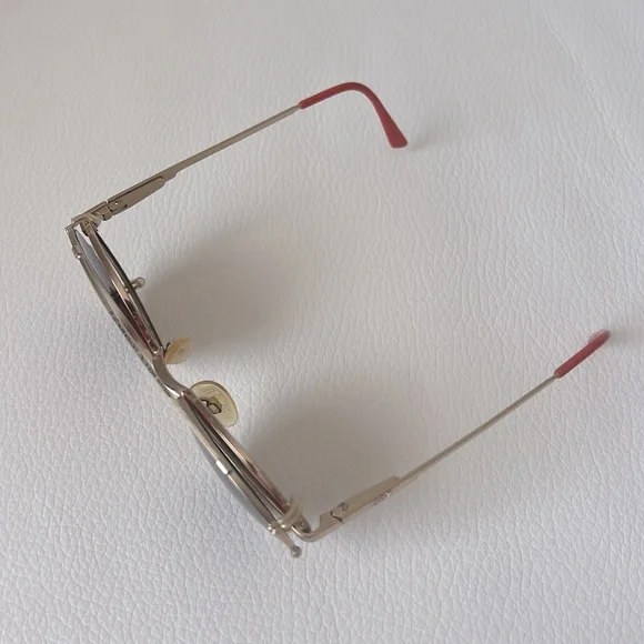 NEW. Round Red Retro Frame - Picture 8 of 15